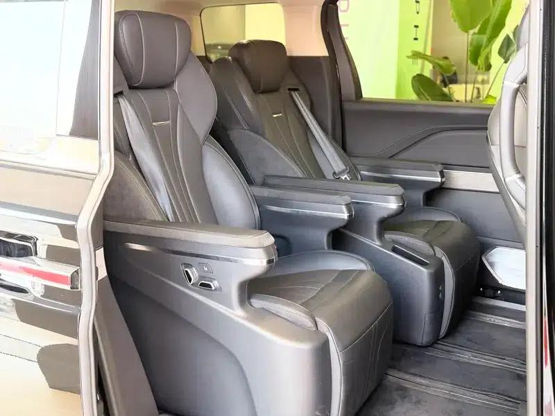 Hongqi HQ9 PHEV 2024 Four-Wheel Drive Business Edition — миниатюра 19