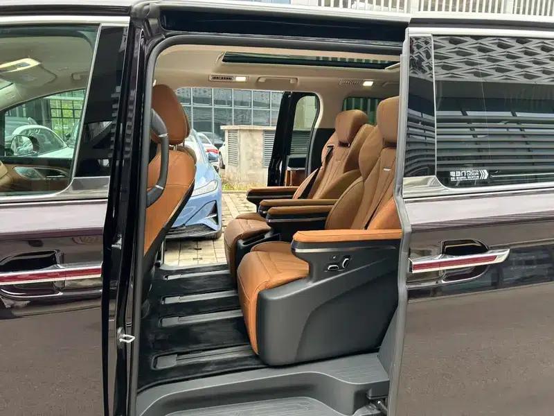 Hongqi HQ9 PHEV 2024 Four-Wheel Drive Business Edition — миниатюра 12