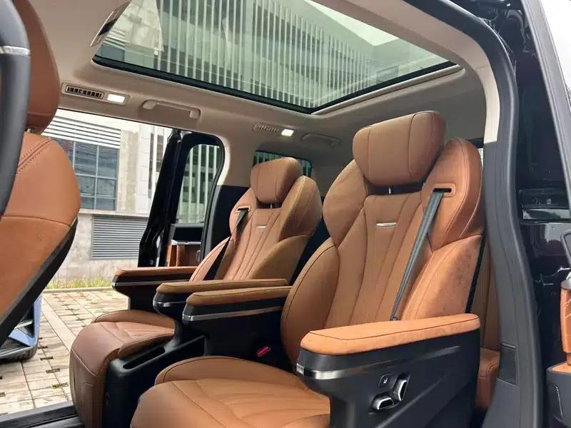Hongqi HQ9 PHEV 2024 Four-Wheel Drive Business Edition — миниатюра 13