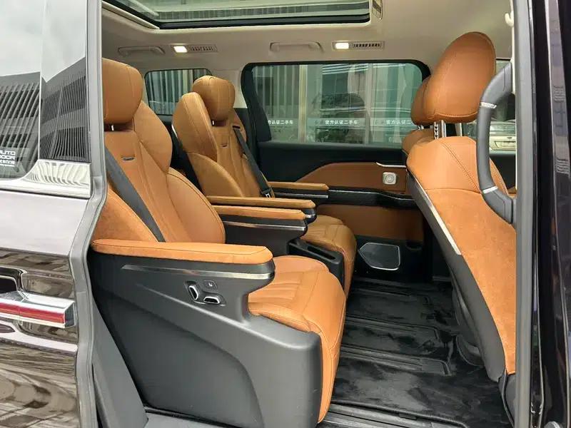 Hongqi HQ9 PHEV 2024 Four-Wheel Drive Business Edition — миниатюра 14