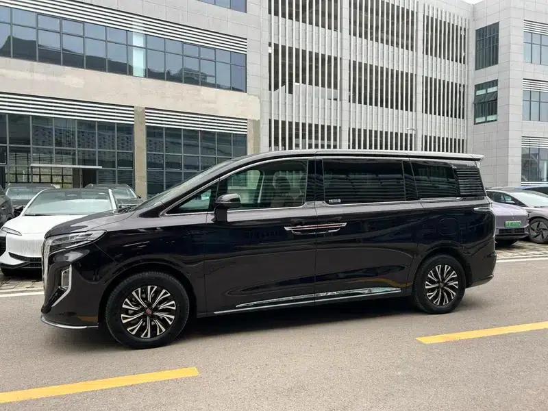 Hongqi HQ9 PHEV 2024 Four-Wheel Drive Business Edition — миниатюра 4