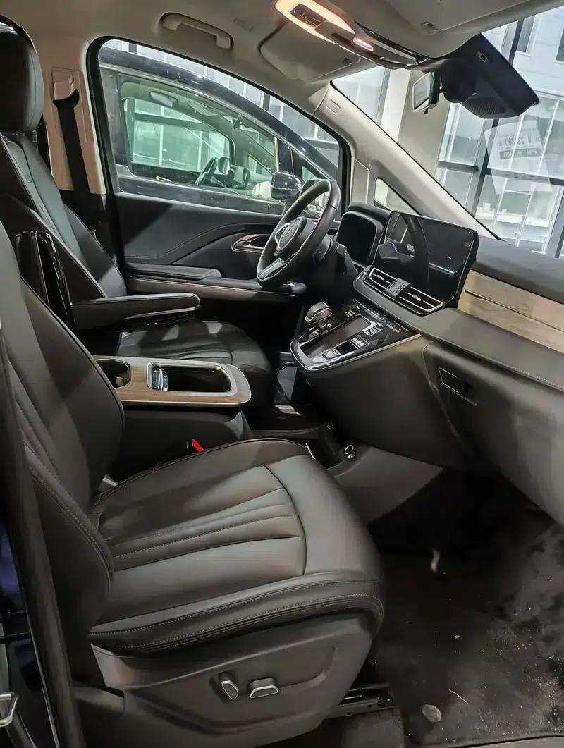 Hongqi HQ9 PHEV 2024 Four-Wheel Drive Business Edition — миниатюра 4