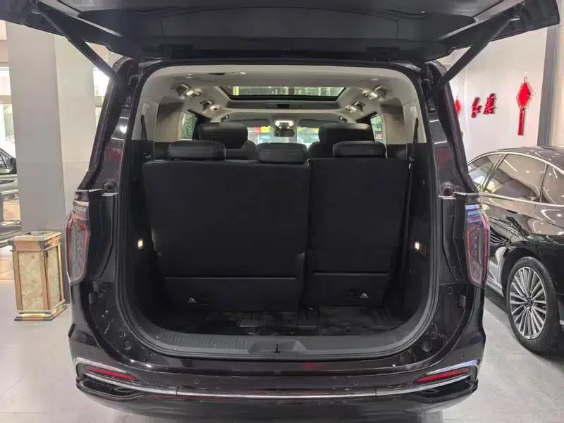 Hongqi HQ9 PHEV 2024 Four-Wheel Drive Business Edition — миниатюра 18