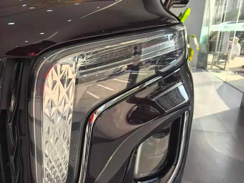 Hongqi HQ9 PHEV 2024 Four-Wheel Drive Business Edition — миниатюра 8