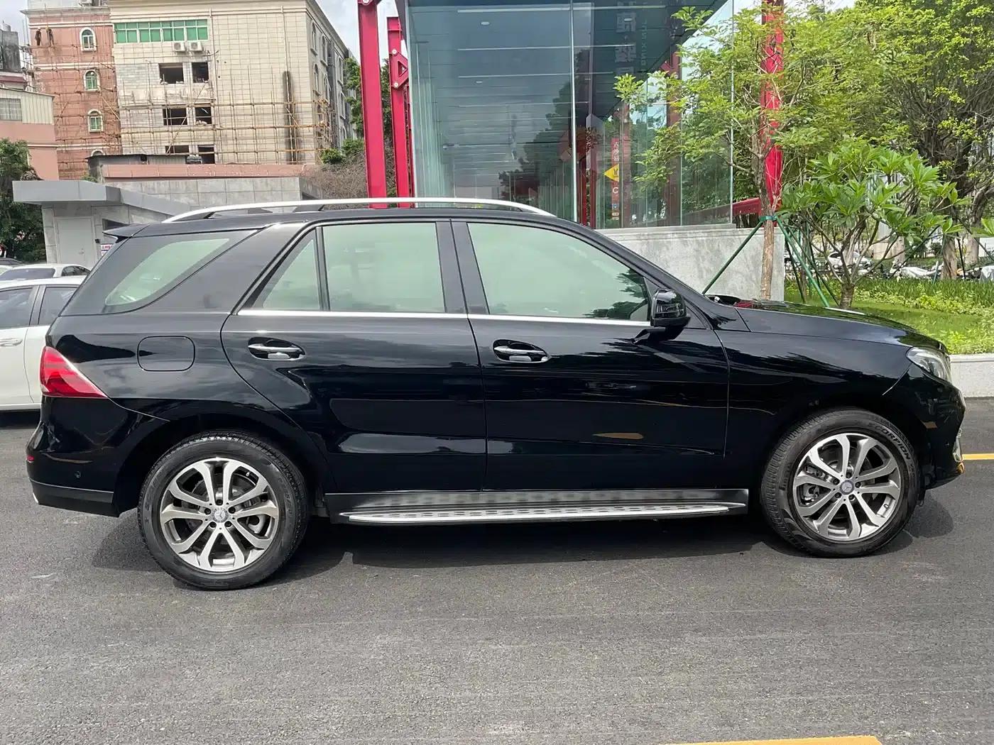 Mercedes-Benz GLE (Imported) 2017 GLE 400 4MATIC — миниатюра 4