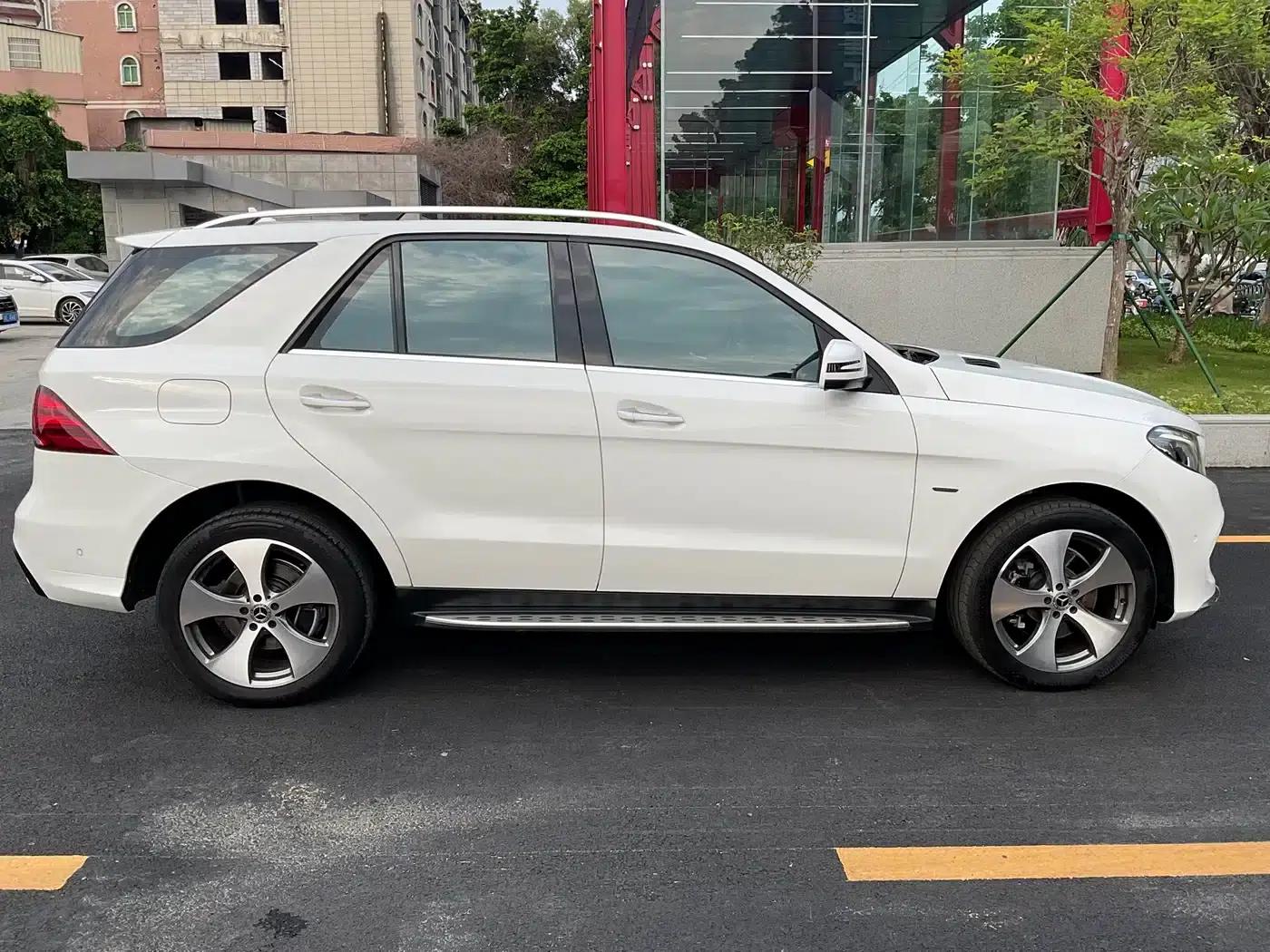 Mercedes-Benz GLE (Imported) 2019 GLE 320 4MATIC Luxury Edition — миниатюра 4