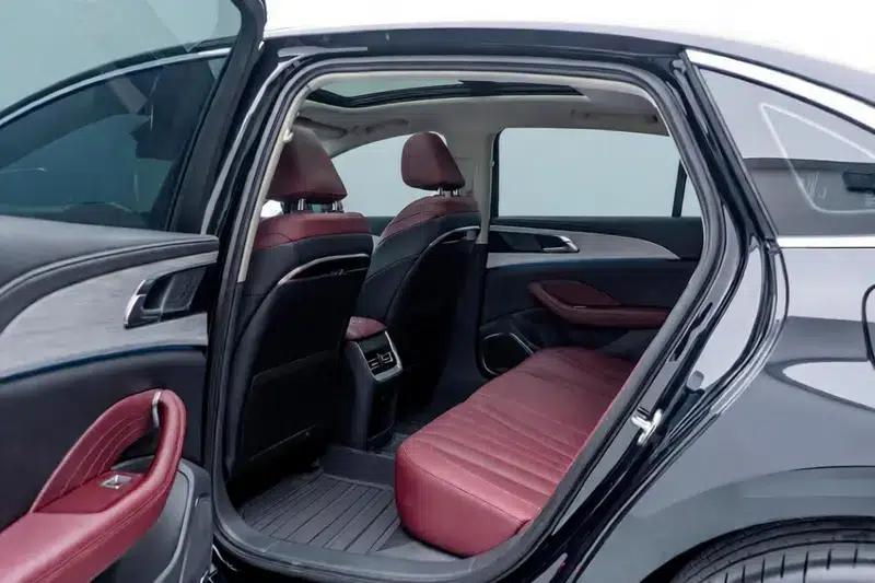 Hongqi H5 PHEV 2025 Model 170 Super Hybrid — миниатюра 18