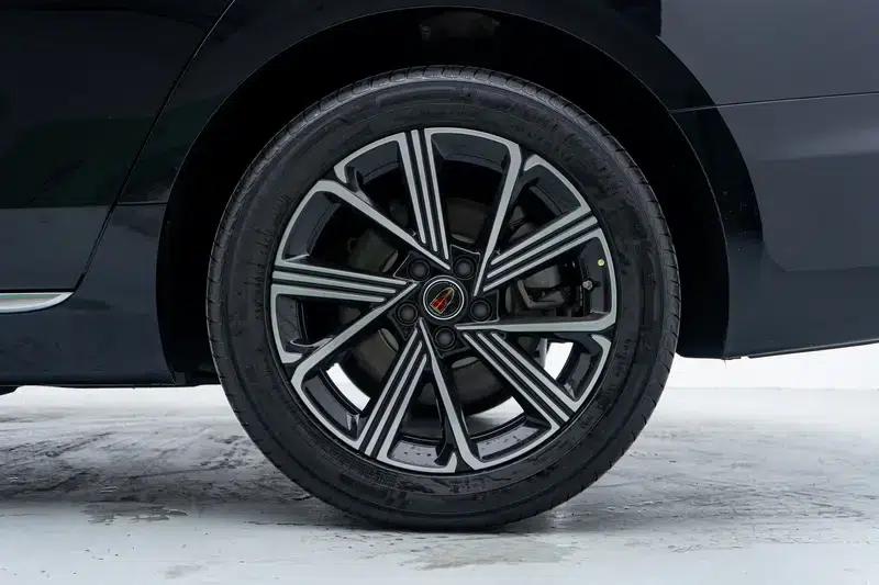 Hongqi H5 PHEV 2025 Model 170 Super Hybrid — миниатюра 9
