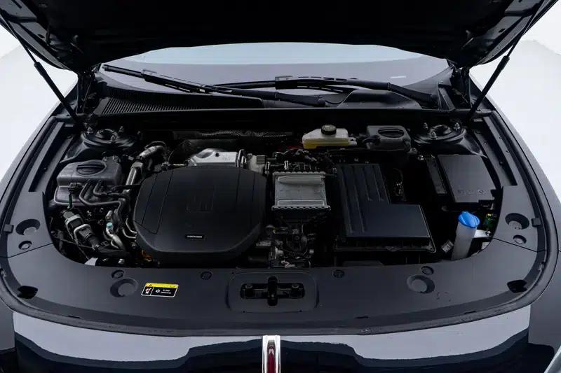 Hongqi H5 PHEV 2025 Model 170 Super Hybrid — миниатюра 10