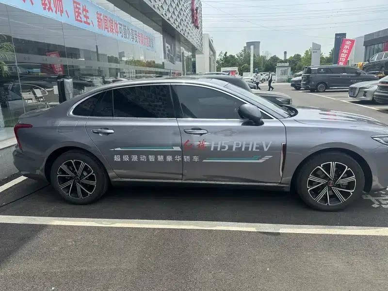 Hongqi H5 PHEV 2025 Model 170 Super Hybrid — миниатюра 7