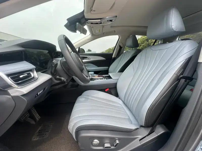 Hongqi H5 PHEV 2025 Model 170 Super Hybrid — миниатюра 9