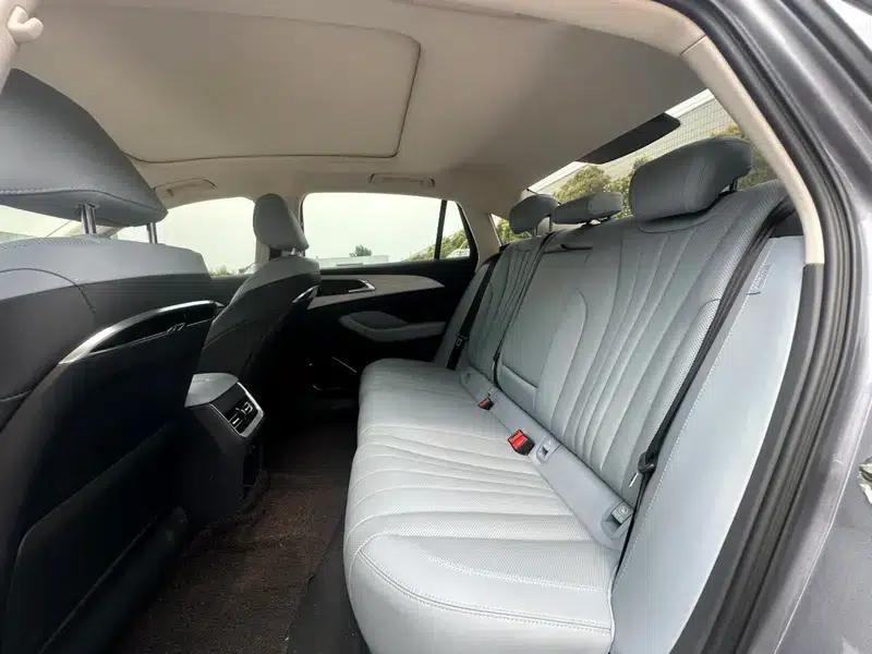 Hongqi H5 PHEV 2025 Model 170 Super Hybrid — миниатюра 10