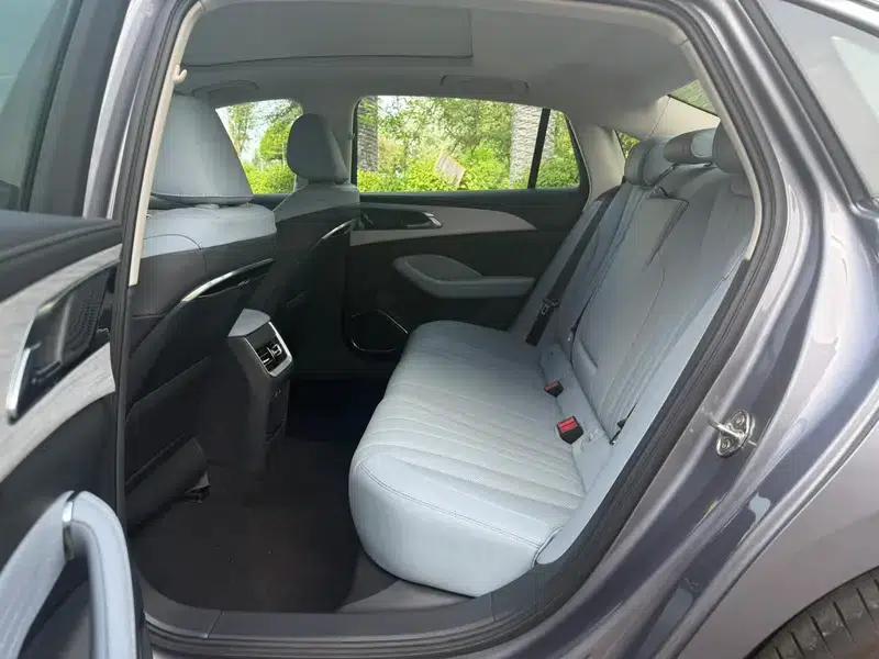 Hongqi H5 PHEV 2025 Model 170 Super Hybrid — миниатюра 9