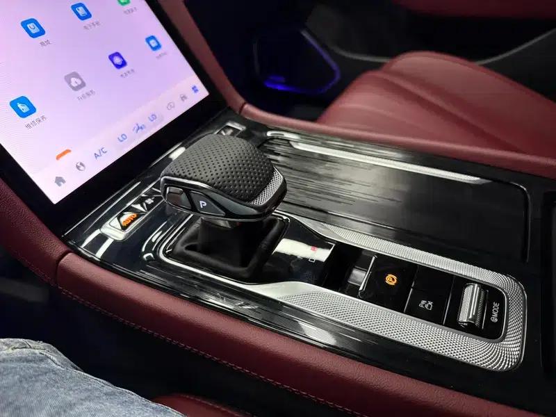 Hongqi H5 PHEV 2025 130 Super Hybrid Edition — миниатюра 10