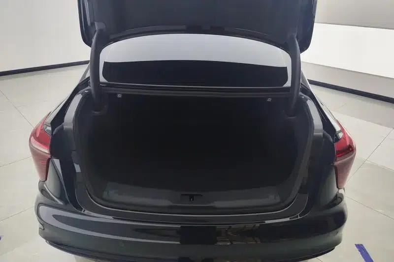Hongqi H5 PHEV 2025 130 Super Hybrid Edition — миниатюра 17