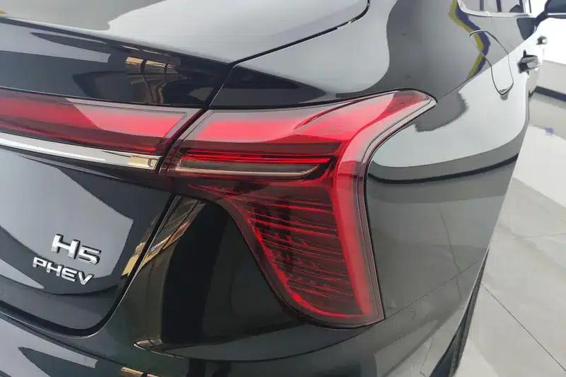 Hongqi H5 PHEV 2025 130 Super Hybrid Edition — миниатюра 6