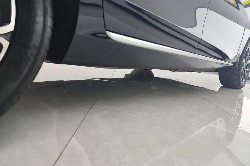 Hongqi H5 PHEV 2025 130 Super Hybrid Edition — миниатюра 8