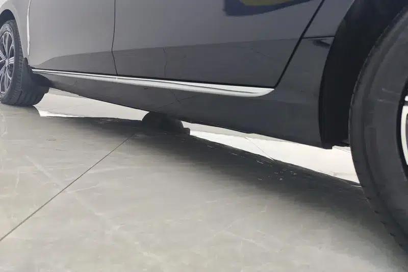 Hongqi H5 PHEV 2025 130 Super Hybrid Edition — миниатюра 10