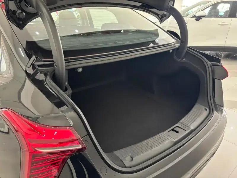 Hongqi H5 PHEV 2025 Model 170 Super Hybrid — миниатюра 9
