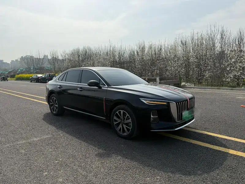 Hongqi H5 PHEV 2025 130 Super Hybrid Edition — миниатюра 3