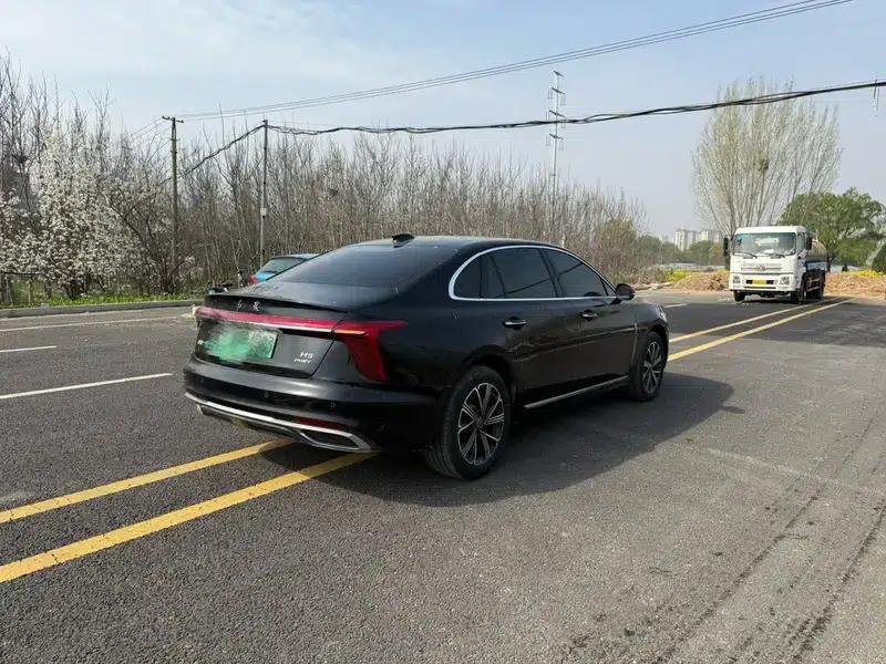 Hongqi H5 PHEV 2025 130 Super Hybrid Edition — миниатюра 6