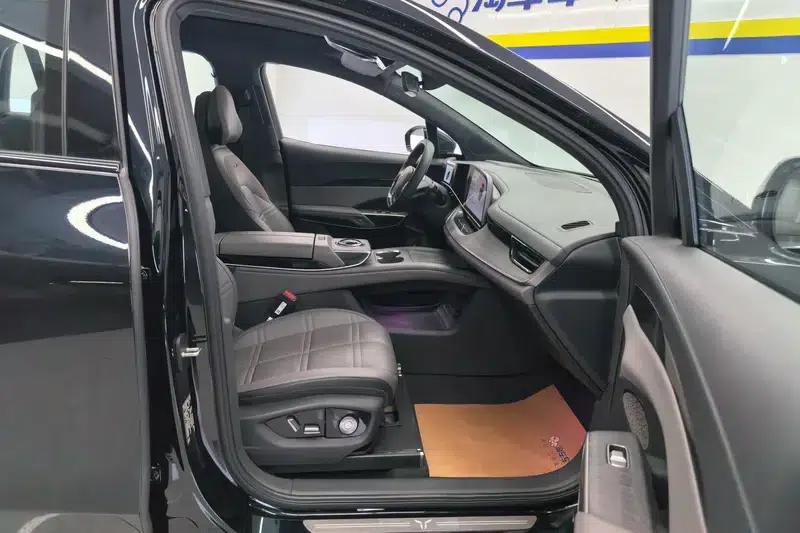 Hongqi Tiangong 08 2025 680 Ultra 4WD Edition — миниатюра 17