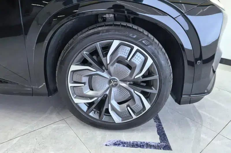 Hongqi Tiangong 08 2025 680 Ultra 4WD Edition — миниатюра 10