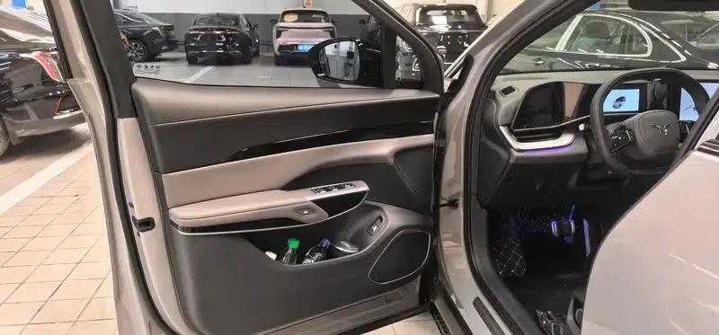 Hongqi Tiangong 08 2025 520 Max Rear-Wheel Drive Edition — миниатюра 21