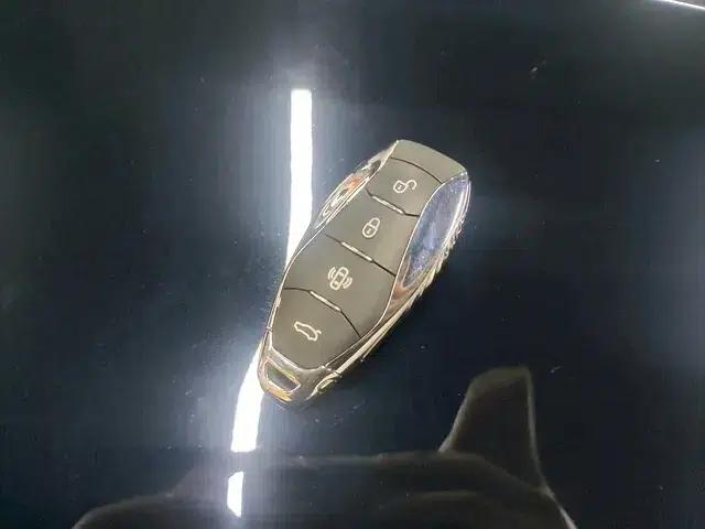 Hongqi Tiangong 08 2025 Model, 4WD, 5-seater, Pure Electric, Factory Customized Edition — миниатюра 11
