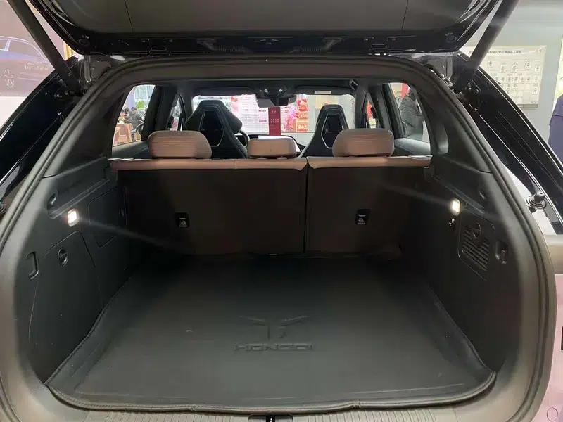 Hongqi Tiangong 08 2025 680 Ultra 4WD Edition — миниатюра 20