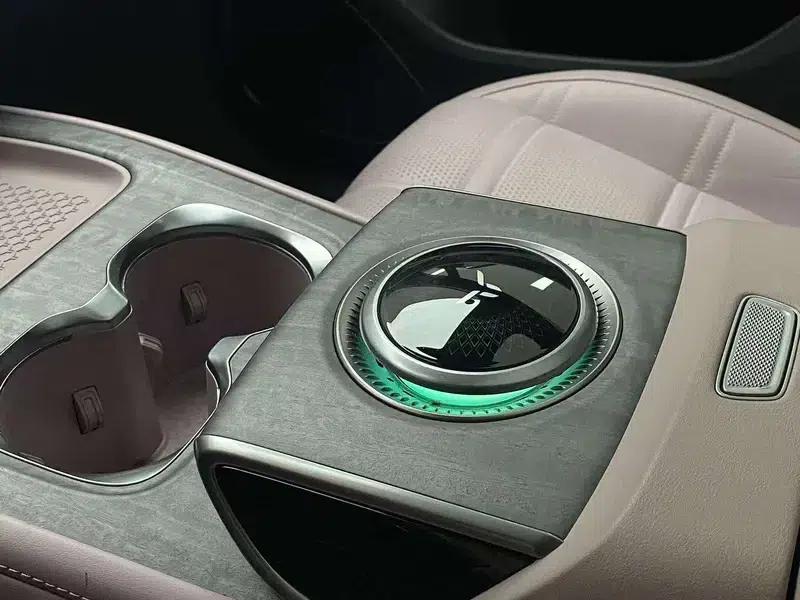 Hongqi Tiangong 08 2025 680 Ultra 4WD Edition — миниатюра 6