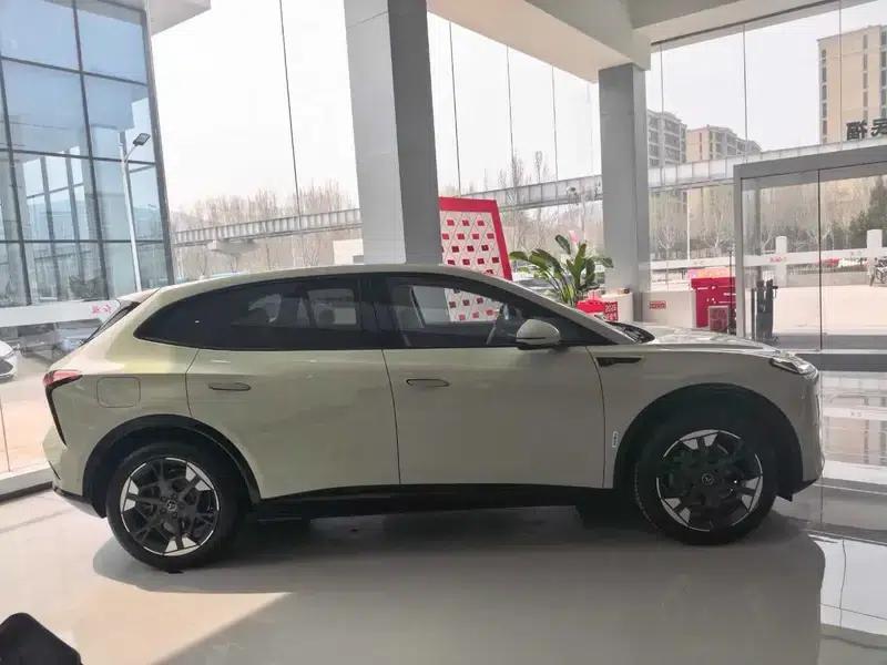Hongqi Tiangong 06 2025 Model 520 Smart Selection Edition — миниатюра 6