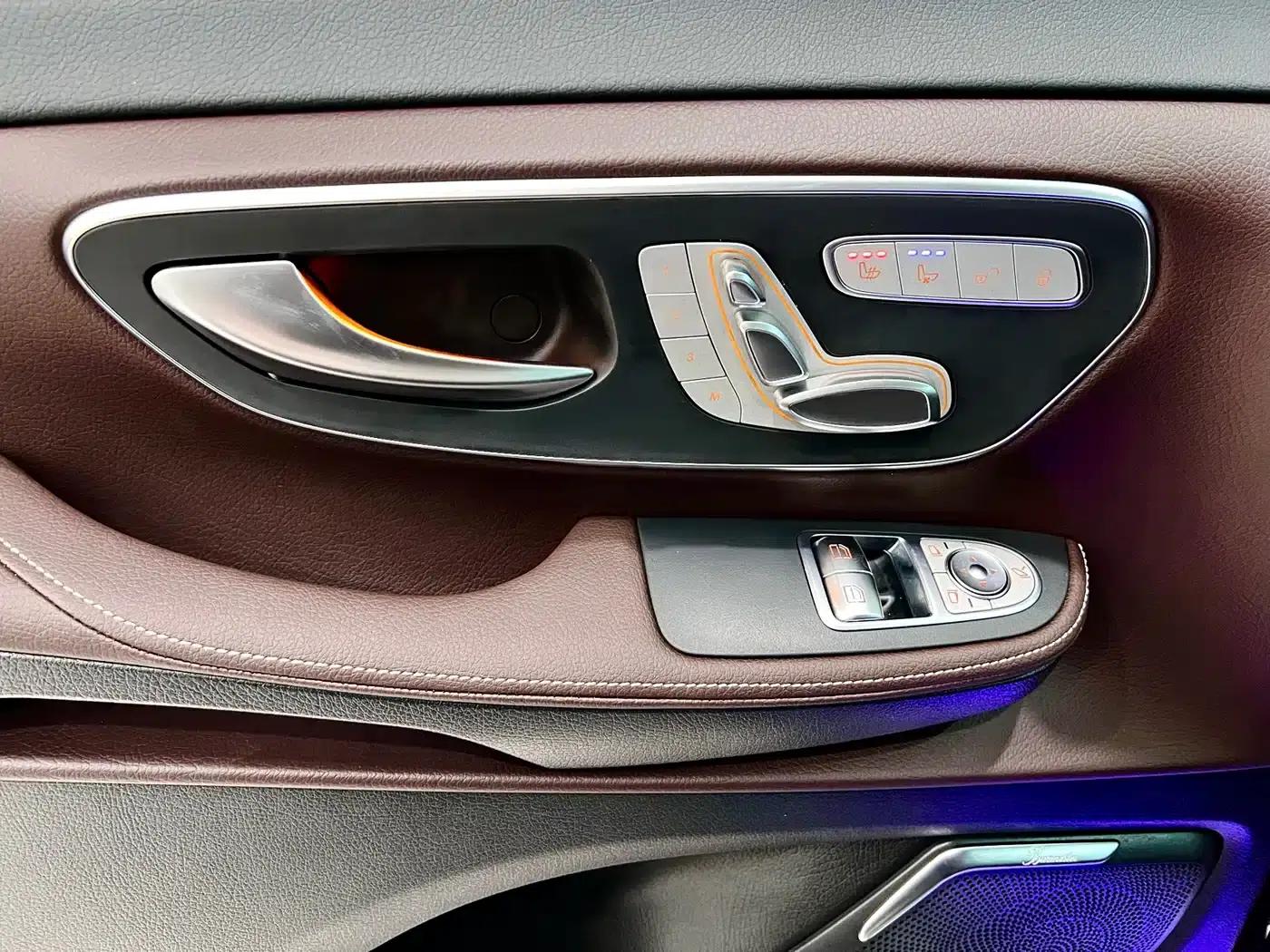 Mercedes-Benz V-Class 2022 V 260 L Long Wheelbase Premium Edition — миниатюра 26