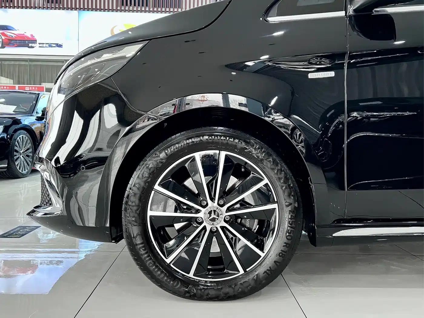 Mercedes-Benz V-Class 2022 V 260 L Long Wheelbase Premium Edition — миниатюра 30
