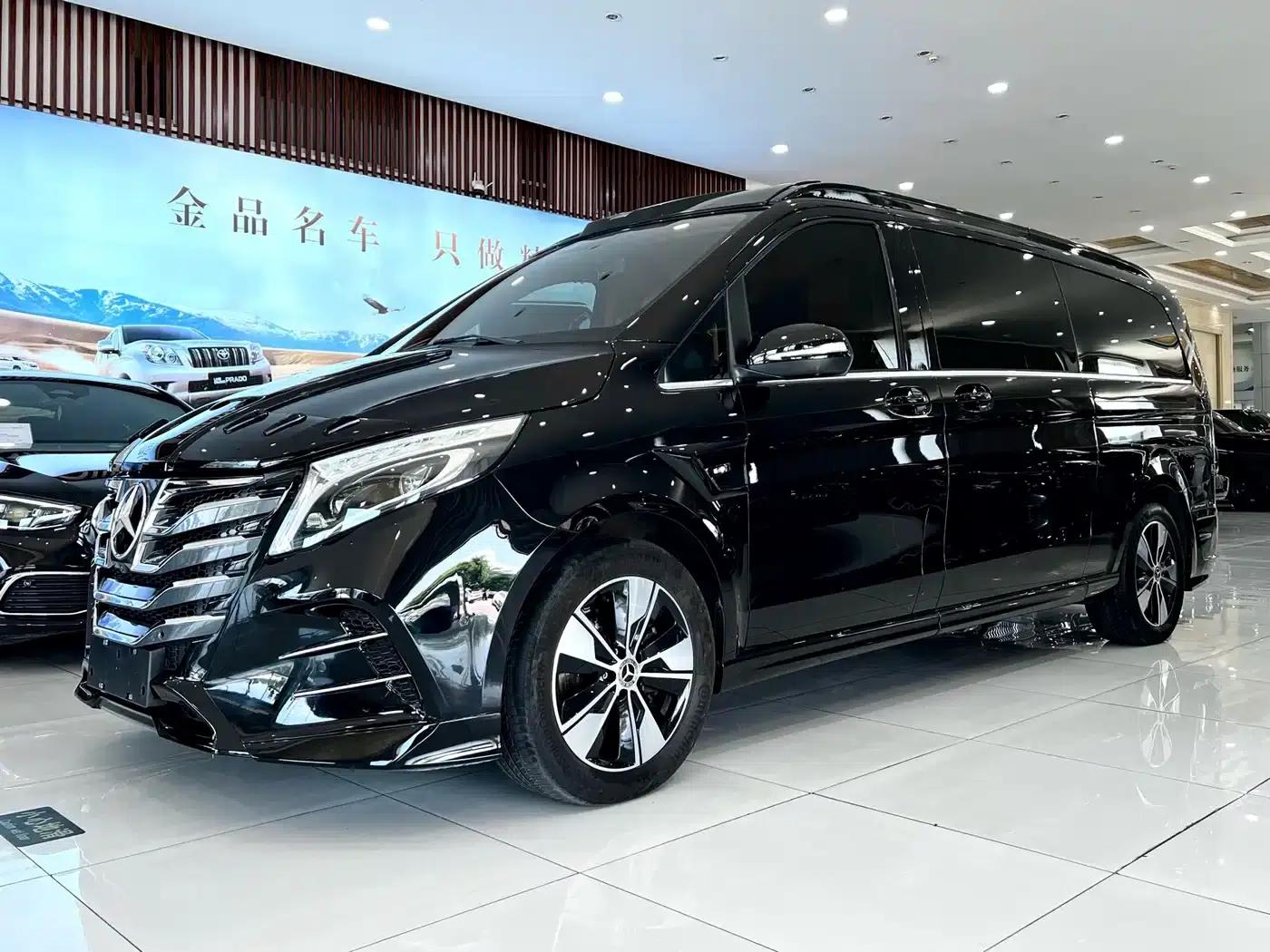 Mercedes-Benz V-Class 2021 V 260 L Long Wheelbase Premium Edition — миниатюра 2