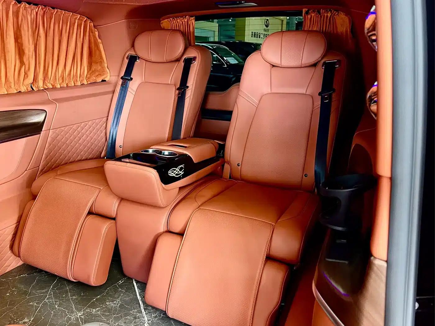 Mercedes-Benz V-Class 2021 V 260 L Long Wheelbase Premium Edition — миниатюра 11