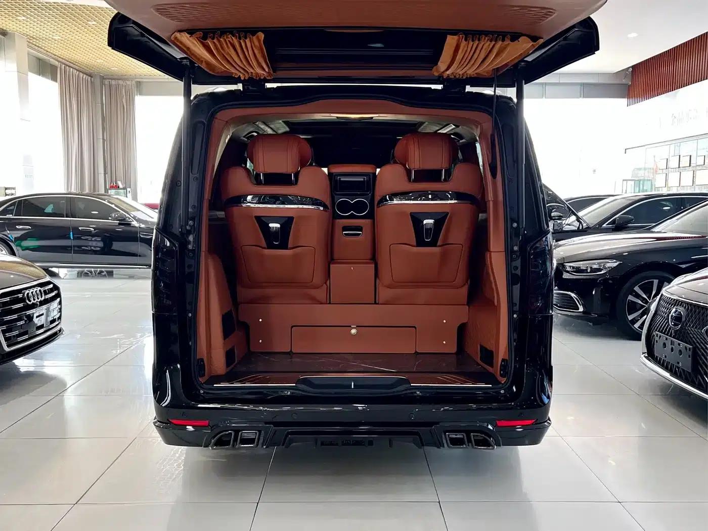 Mercedes-Benz V-Class 2021 V 260 L Long Wheelbase Premium Edition — миниатюра 29
