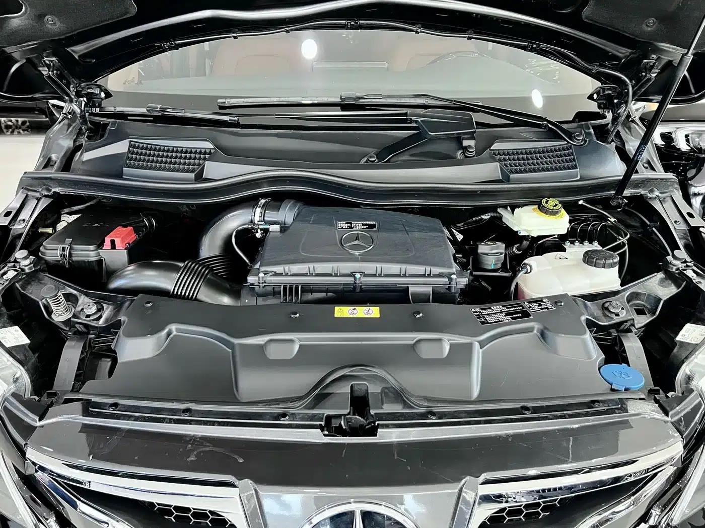 Mercedes-Benz V-Class 2021 V 260 L Long Wheelbase Premium Edition — миниатюра 30