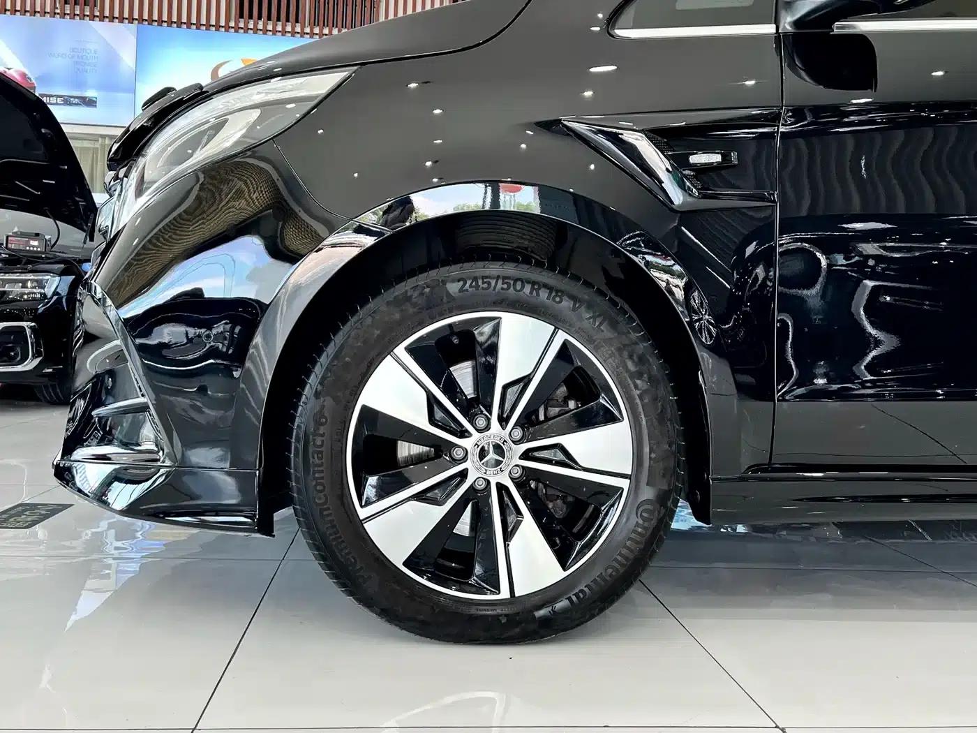 Mercedes-Benz V-Class 2021 V 260 L Long Wheelbase Premium Edition — миниатюра 31