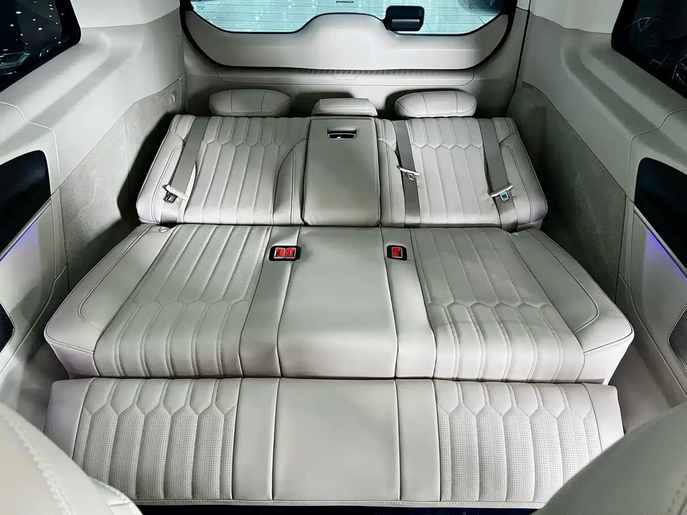 Mercedes-Benz V-Class 2024 V 300 L Long Wheelbase Luxury Edition — миниатюра 13