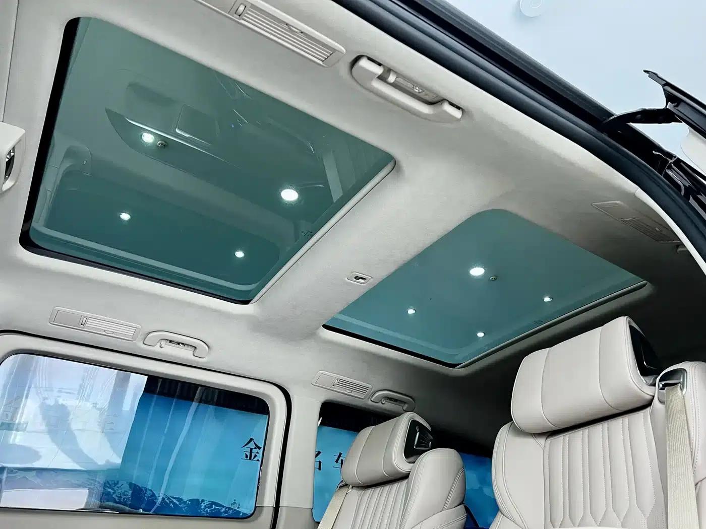 Mercedes-Benz V-Class 2024 V 300 L Long Wheelbase Luxury Edition — миниатюра 14
