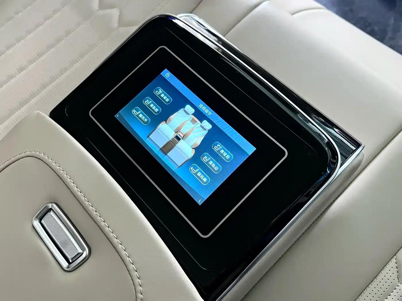 Mercedes-Benz V-Class 2024 V 300 L Long Wheelbase Luxury Edition — миниатюра 22