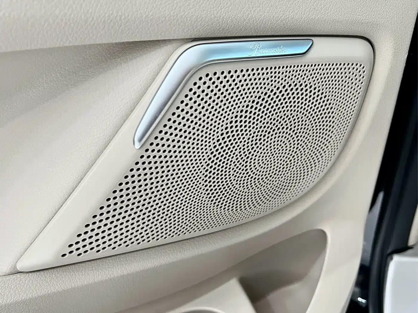 Mercedes-Benz V-Class 2024 V 300 L Long Wheelbase Luxury Edition — миниатюра 26