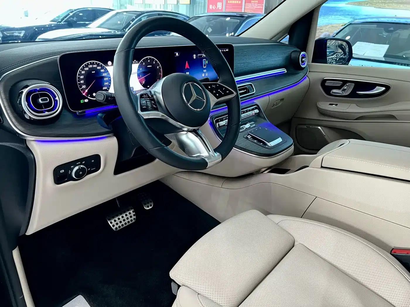 Mercedes-Benz V-Class 2024 V 300 L Long Wheelbase Luxury Edition — миниатюра 7
