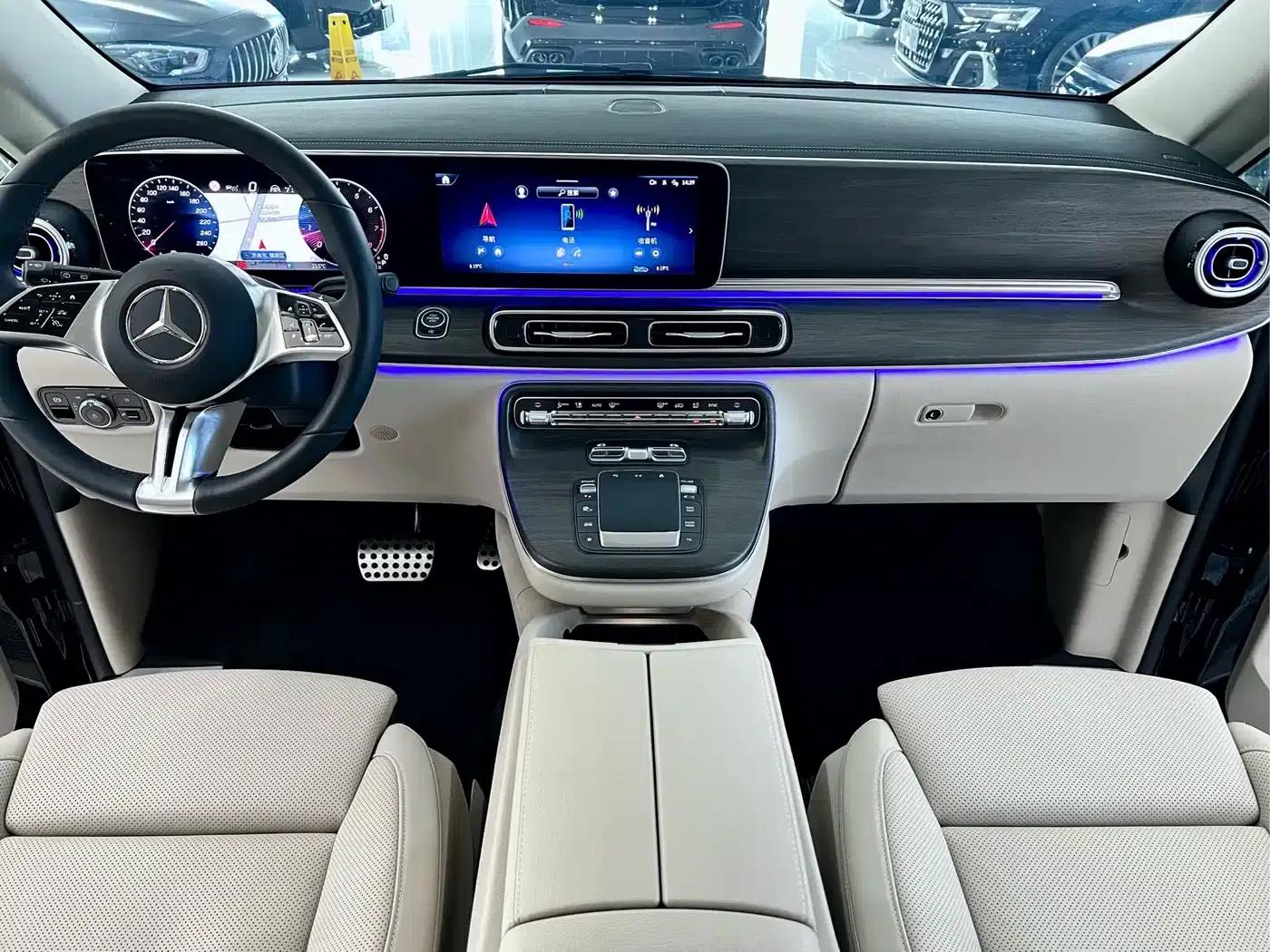 Mercedes-Benz V-Class 2024 V 300 L Long Wheelbase Luxury Edition — миниатюра 9