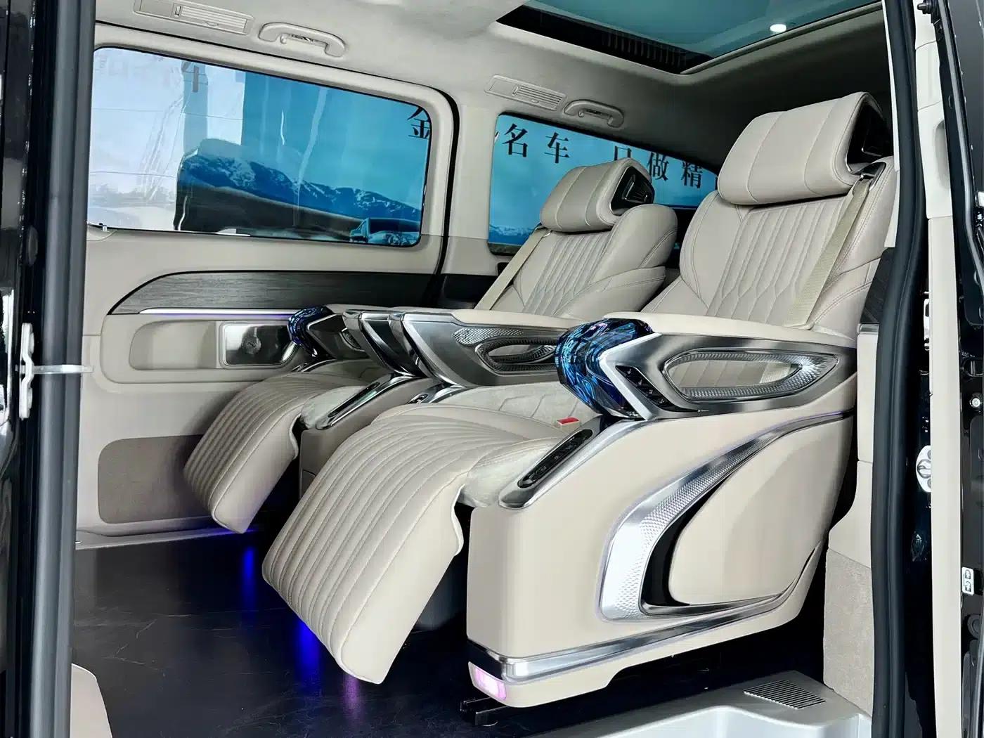 Mercedes-Benz V-Class 2024 V 300 L Long Wheelbase Luxury Edition — миниатюра 10