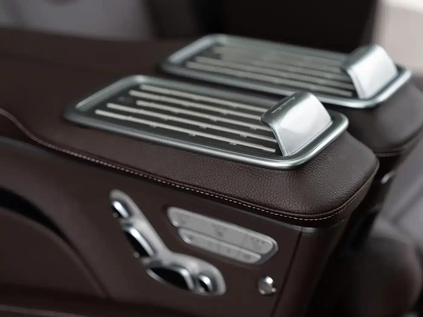 2024 Mercedes-Benz V-Class V 300 L Long Wheelbase Premium Edition — миниатюра 14