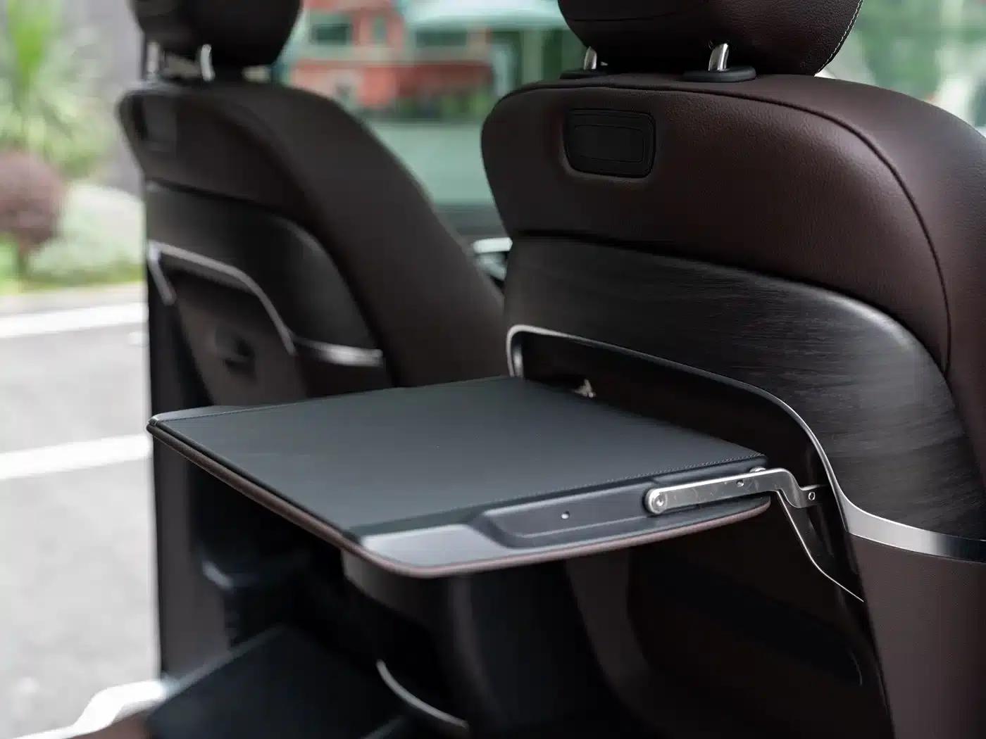 2024 Mercedes-Benz V-Class V 300 L Long Wheelbase Premium Edition — миниатюра 15