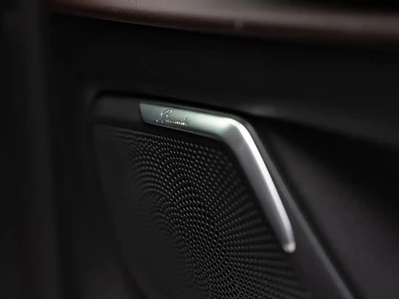 2024 Mercedes-Benz V-Class V 300 L Long Wheelbase Premium Edition — миниатюра 16