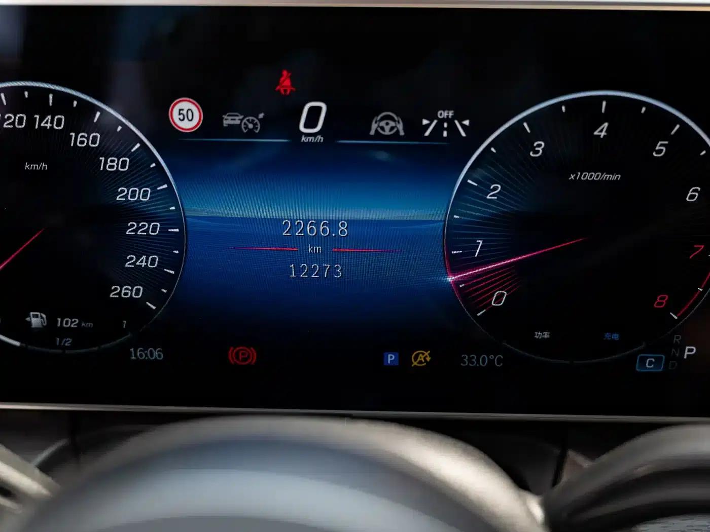 2024 Mercedes-Benz V-Class V 300 L Long Wheelbase Premium Edition — миниатюра 20